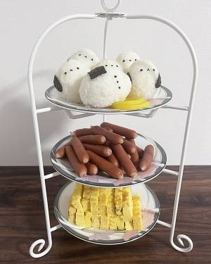 絶賛続出なアフタヌーンティー　一番上を見ると？「こういうのがいいんだよ」「最高」