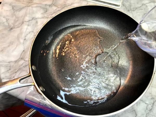 「レンチンしません！」　冷凍した肉を簡単に解凍する裏技