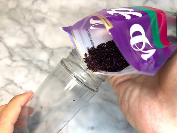 使い終わった粉チーズ容器　アレを入れると…「もう捨てない」