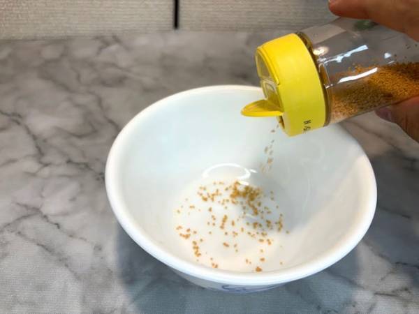 使い終わった粉チーズ容器　アレを入れると…「もう捨てない」