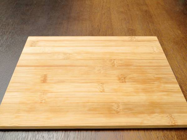 まな板の買い替え、いつがベスト？　専門店の回答に「マジかよ…」