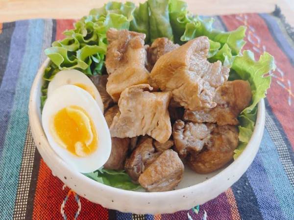 鍋の油、まだすくってる？　氷を使う裏技に「煮汁が減らない」