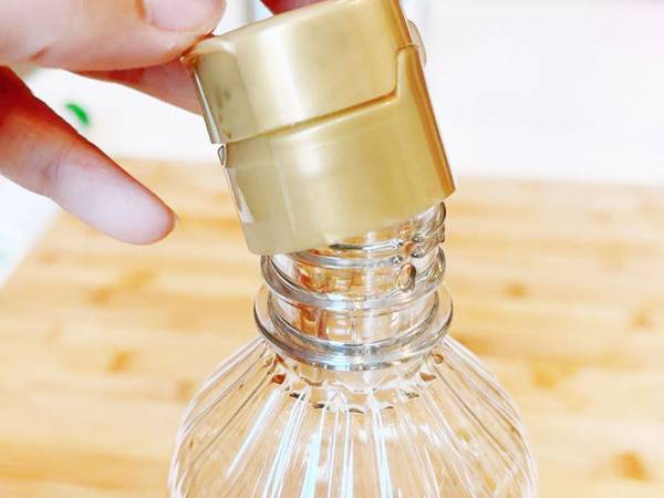 密閉タイプのボトル醤油、使い切れる？　キッコーマンの情報に「外せるんだ…」