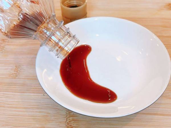 密閉タイプのボトル醤油、使い切れる？　キッコーマンの情報に「外せるんだ…」