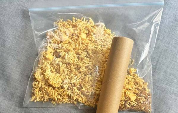 砕いた麺にジャガイモを…？　できたものに「子供がニヤニヤ」「夫が絶賛」