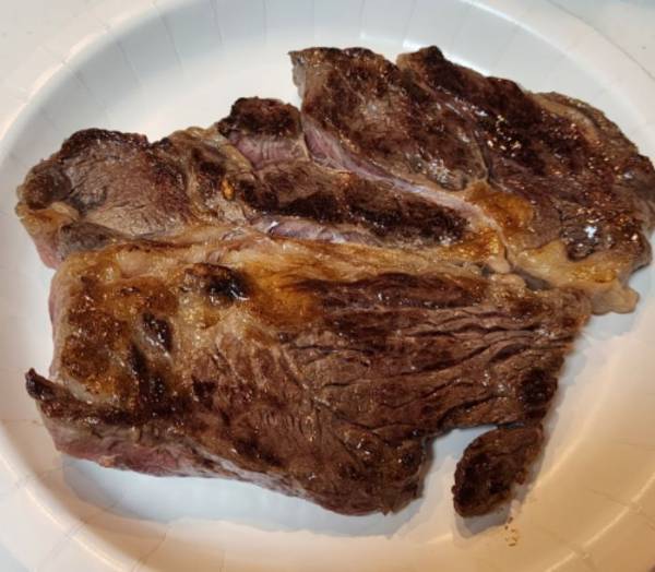 ステーキはこまめに裏返すと？　思わぬ効果に「驚いた」「絶対やる」