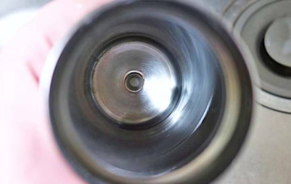 洗いにくい水筒の底　１００均のアレを入れるだけで…？