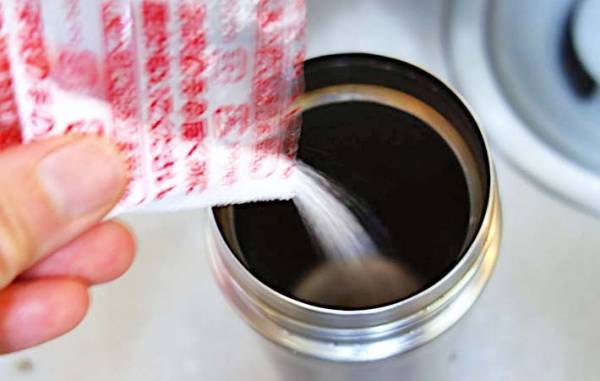 洗いにくい水筒の底　１００均のアレを入れるだけで…？