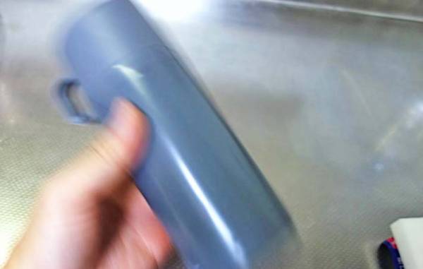 洗いにくい水筒の底　１００均のアレを入れるだけで…？