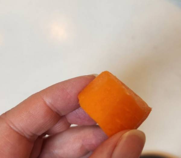 野菜の面取りが一瞬でできた！　裏技に「料理下手でも簡単」