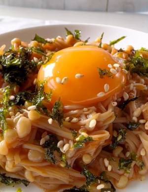 「おつまみ買うのやめた」　エノキを切って混ぜたら「箸が止まらん」