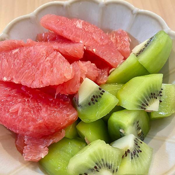 冷蔵庫のフルーツに妻が感動！　明かした『事実』に「鼻水吹いた」