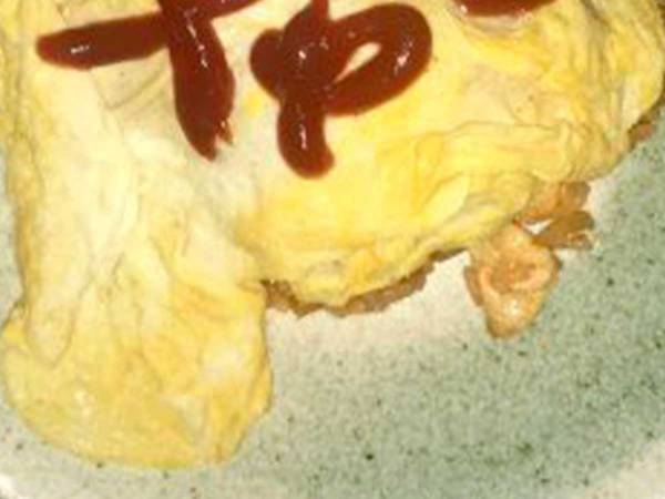 「マネしよう」「かなりいい」　オムライスに書かれた『あるもの』が話題に