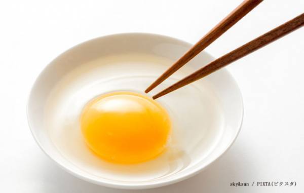 卵の殻が入ったら、食べちゃダメ？　日本養鶏協会の回答に「そうだったのか」