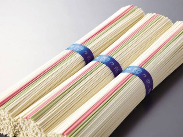 赤と緑の麺が入っている理由は？　そうめん組合の回答に「ビックリした」