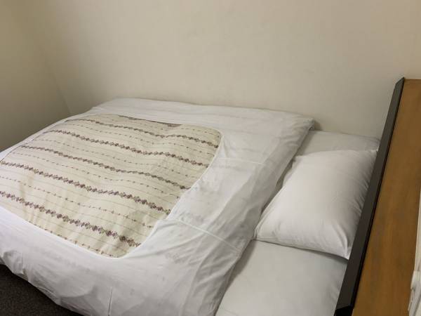 ベッドのきしみの原因は？　企業の解説に「納得」