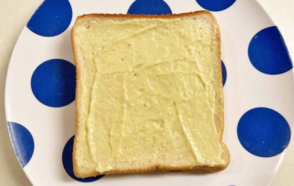 食パンに○○を乗せて？　フジパンのレシピに「ハマる」「サクサク」