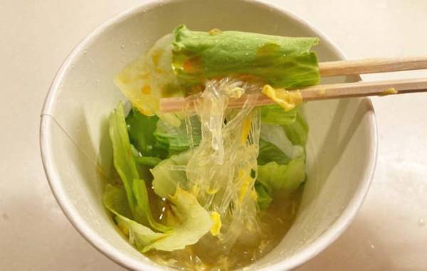 『スープはるさめ』の思わぬ食べ方に「暑い日でもツルツル」「ナイスちょい足し」
