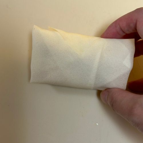 春巻きの皮で包んでから…　揚げビスケットサンドに「アレにそっくり」