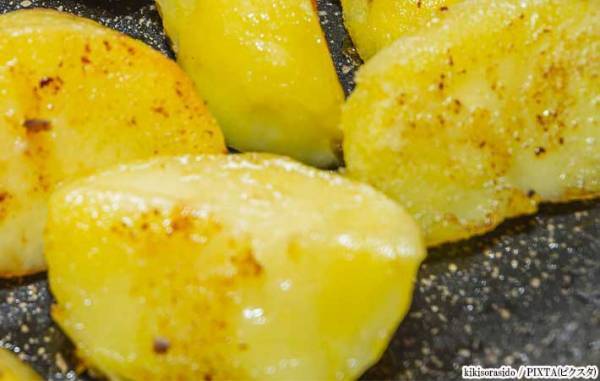 ジャガイモとバターを絡めて…　ご飯が進むレシピに「相性抜群」「やみつき」