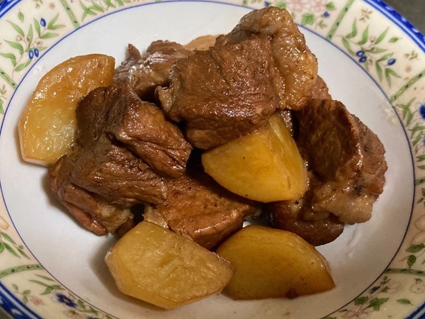 豚肉を『アレ』で煮込んだら感動の出来！　「おかわりが止まらない」