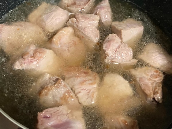 豚肉を『アレ』で煮込んだら感動の出来！　「おかわりが止まらない」