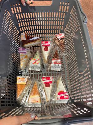 カットケーキを１０個買って？　客のひらめきに「天才か！」「これはマネする」