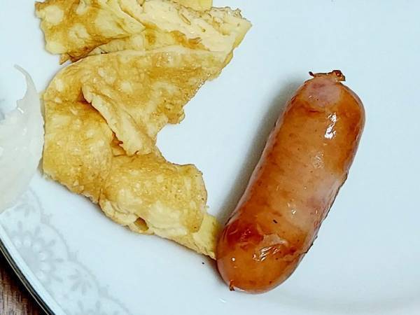 ８歳が朝食を作ったら？　食卓の写真に「天才シェフか？」「完全敗北」