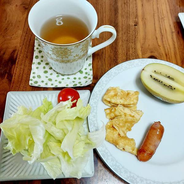 ８歳が朝食を作ったら？　食卓の写真に「天才シェフか？」「完全敗北」