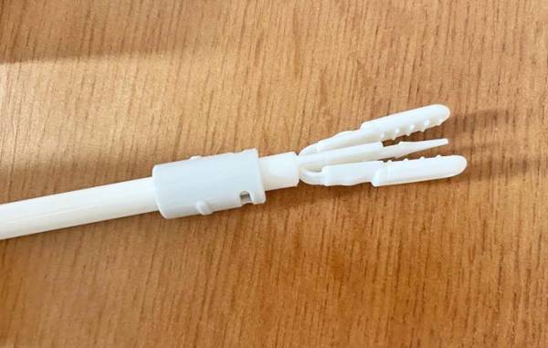 ダイソーの変わった形の『棒』が便利！　「これなら清潔」「簡単で助かる」