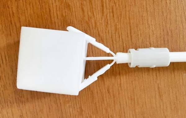 ダイソーの変わった形の『棒』が便利！　「これなら清潔」「簡単で助かる」