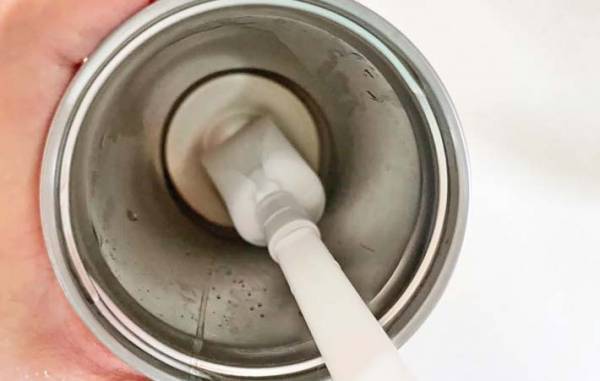 ダイソーの変わった形の『棒』が便利！　「これなら清潔」「簡単で助かる」