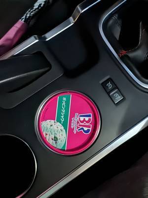 ドライブ中、買ったカップアイスが…　まさかの展開に「声出して笑った」