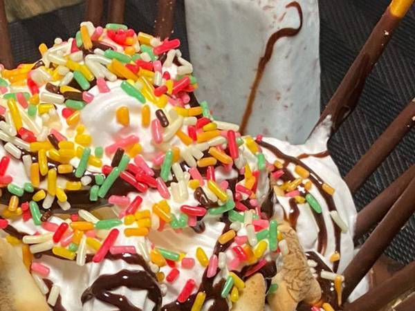 「何これ！？」「最高」　手作りの誕生日ケーキに『６万いいね』