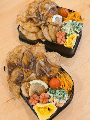 生姜焼き弁当を作った母　中身の写真に「小躍りする」「米２合いける」