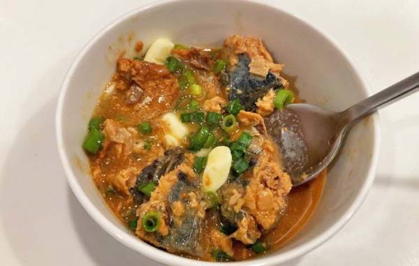 サバ缶にアレを１かけ…？　試した結果に「子供が言葉を失った」