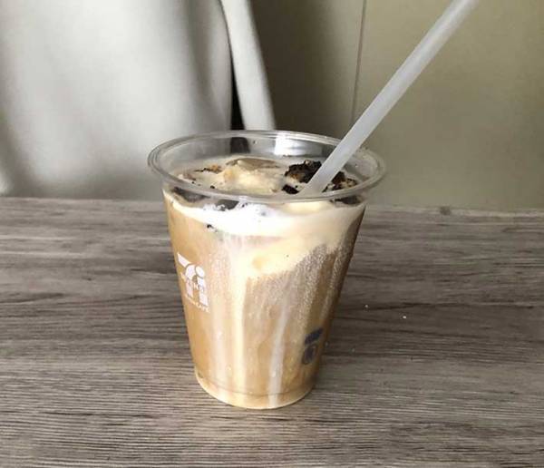 アイスコーヒーに『アレ』をのせる！　社員考案レシピが格別のおいしさ！