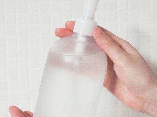 化粧水の詰め替え時、ポンプは洗うべき？　企業の回答に「ためになった！」