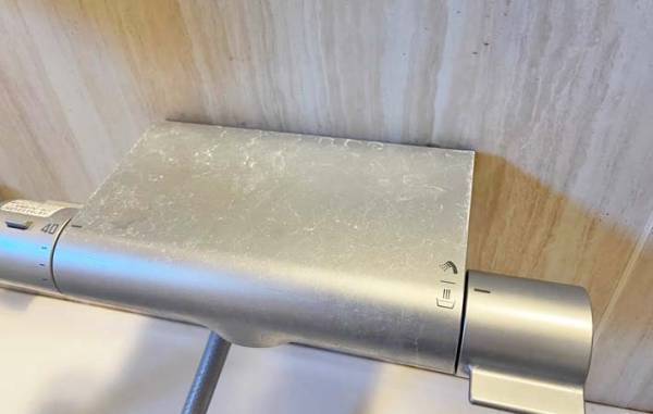 セリアで見つけた『手袋』をはめて…？　「スポンジよりいい！」