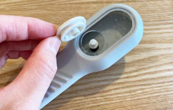 襟袖汚れを撃退！　スリコの洗濯用ブラシが想像以上に良かった