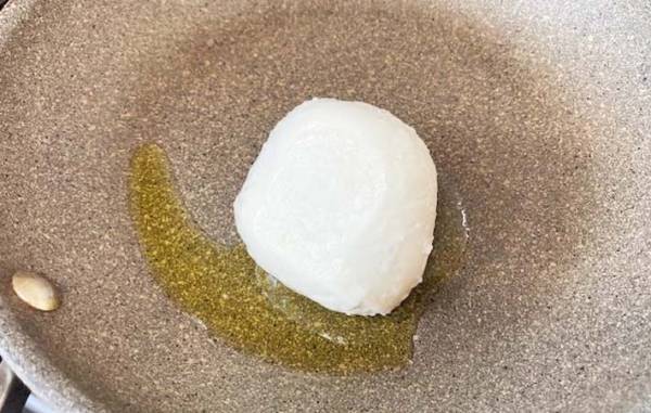 「トッピングじゃない」　モッツアレラチーズの『別の食べ方』が簡単で贅沢！