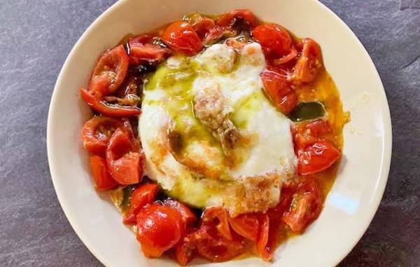 「トッピングじゃない」　モッツアレラチーズの『別の食べ方』が簡単で贅沢！