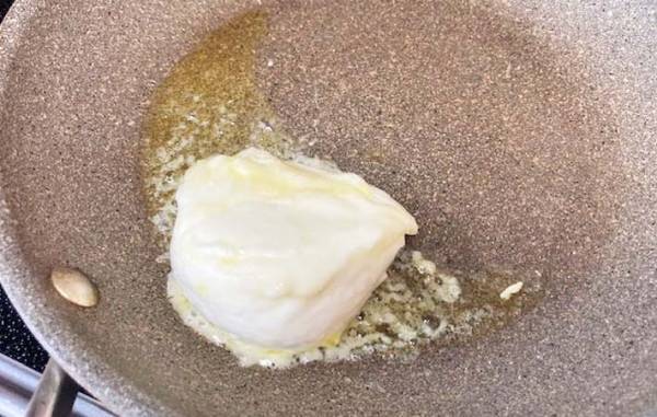 「トッピングじゃない」　モッツアレラチーズの『別の食べ方』が簡単で贅沢！