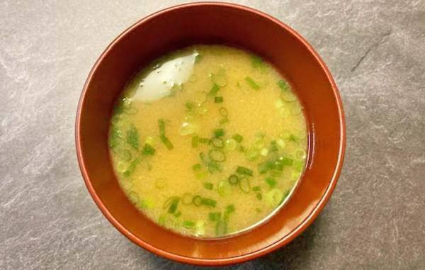 ワカメと豆腐はもう飽きた！　代わりにアレを入れたら…「驚いてしまった」