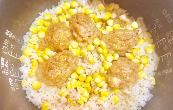 『チキチキボーン』を炊飯器に…？　試したレシピに「家族が大喜び！」