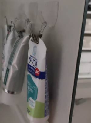 歯磨きチューブ、洗面台に置いたまま？　画期的な収納術に「切り替えます」