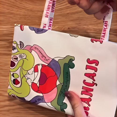 たまりにたまった『紙袋』　思わぬ活用法に「やってよかった」