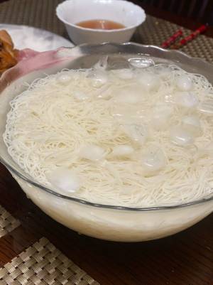 『氷水に入れたそうめん』に反響　「これ、普通じゃないの？」「食べたことない」