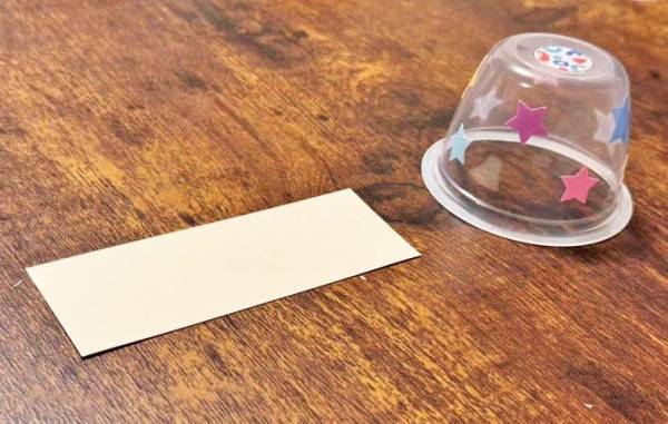 もずくのカップが「見違えた」　底に穴をあけて…？