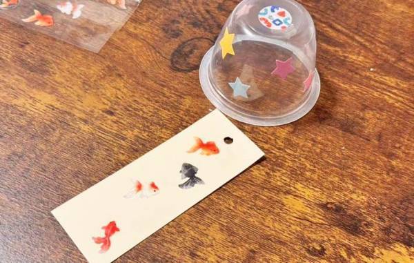 もずくのカップが「見違えた」　底に穴をあけて…？